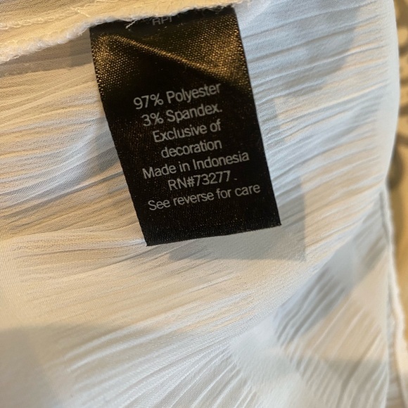 Simply Vera Vera Wang White Blouse. Size Large - Picture 4 of 4